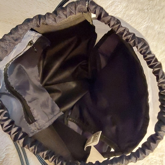 🌺 NEW ADIDAS Lightweight Poly Drawstring Backpack - Picture 10 of 12